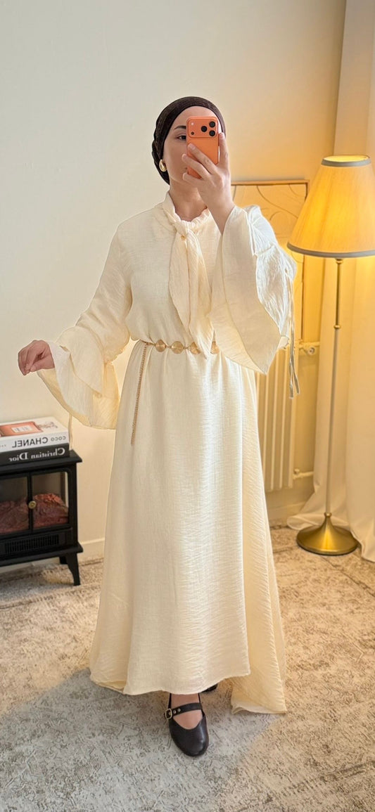 ROBE LONGUE MODEST JAUNE BEURRE-MOUSSELINE,DOUBLEE,MANCHES VOLANTEES,COUPE FLUIDE