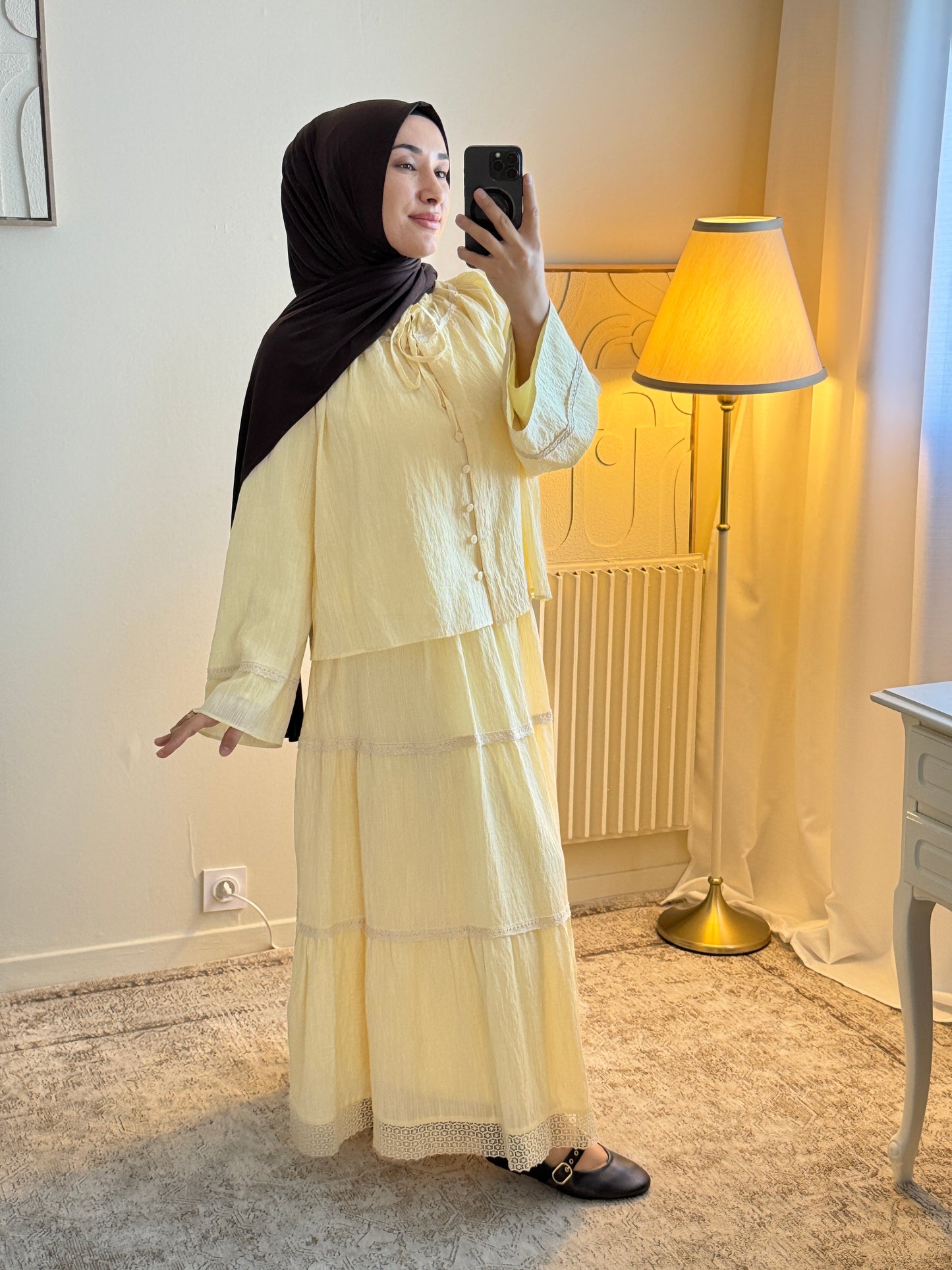 Ensemble Modeste Femme Jaune Crème avec Jupe et Blouse Doublées – Style Élégant