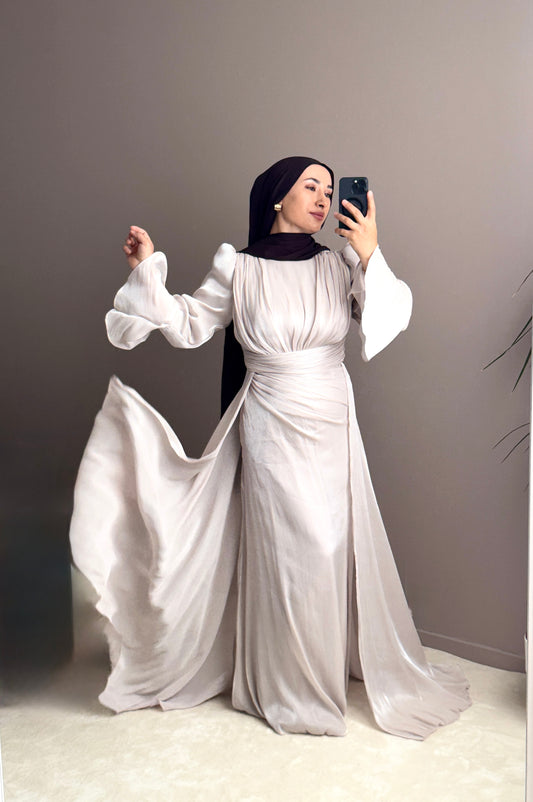 ROBE ELEGANTE CEINTREE AVEC JUPON LONGUE