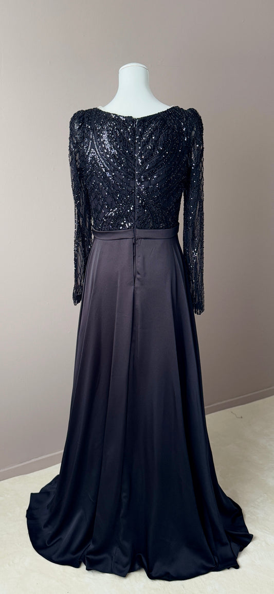 ROBE DE SOIREE LONGUE NOIR PAILLETEE AVEC TRAINE ET CEINTURE