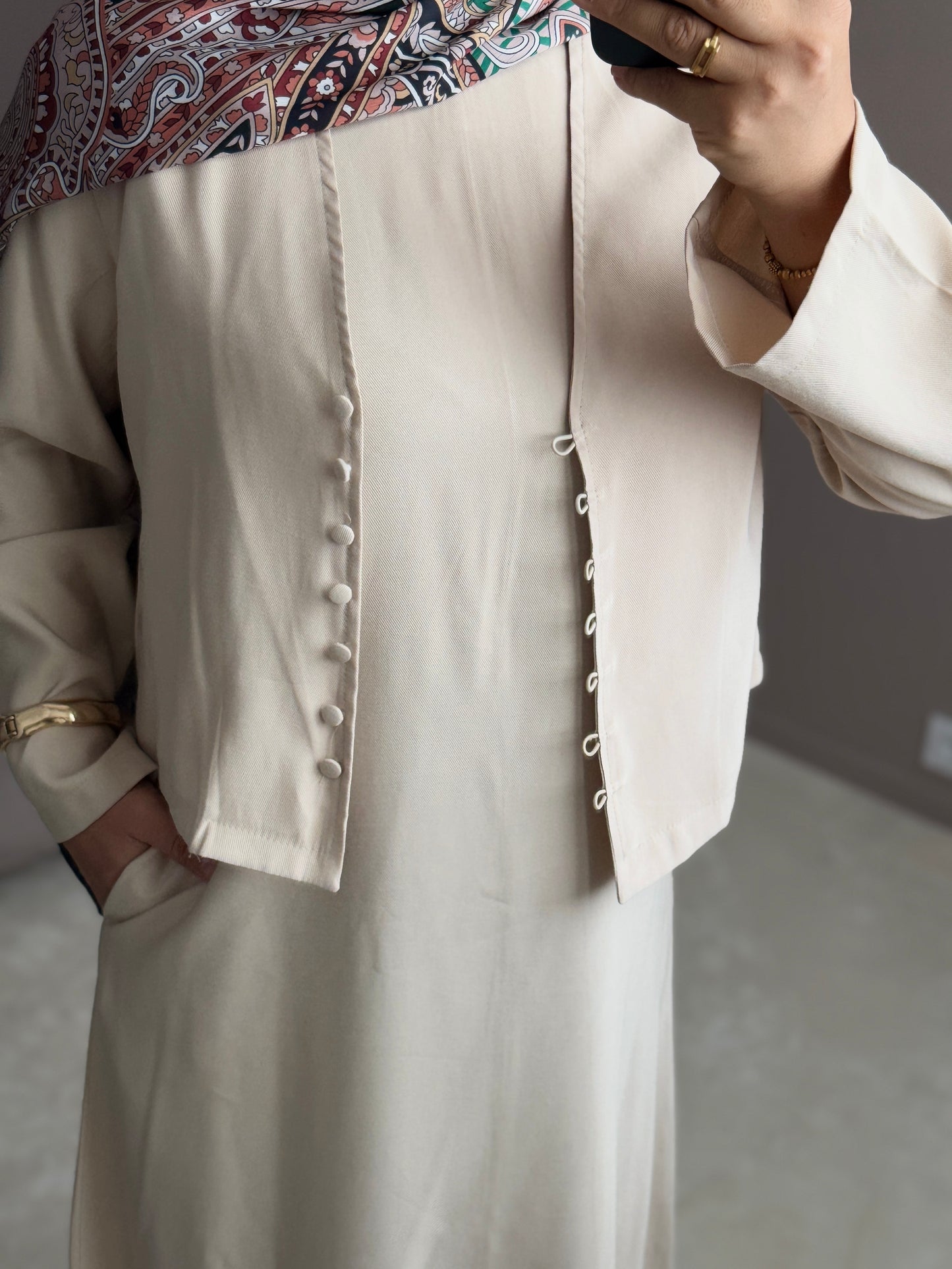 ENSEMBLE ROBE ET VESTE BEIGE