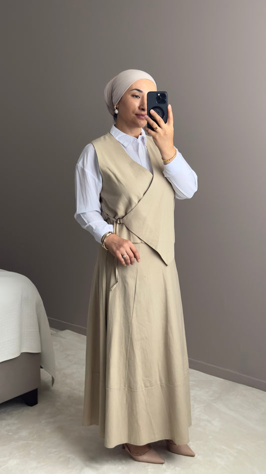 ENSEMBLE EN LIN BEIGE AVEC UNE JUPE TAILLE HAUTE