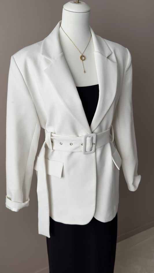 BLAZER LARGE BLANC CASSEE AVEC CEINTURE NON FIXE