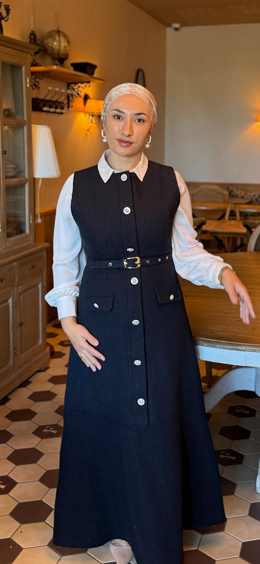 ROBE LONGUE SANS MANCHES AVEC CEINTURE ET DES BOUTONS DORES-TUVIT SIMLI ELBISE