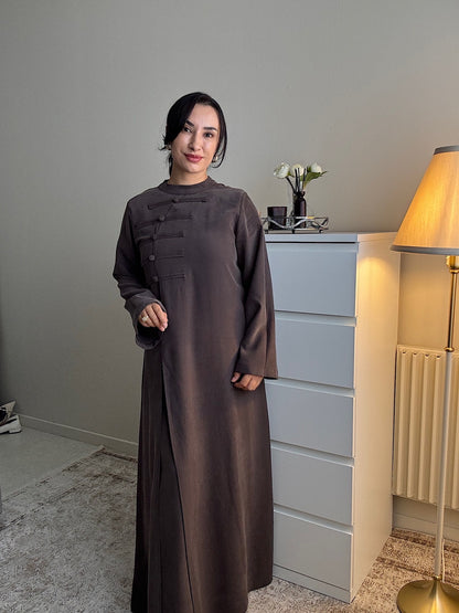 Ensemble longue femme élégante à détails boutonnés
