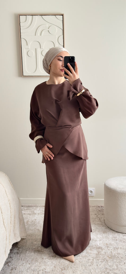 Ensemble Modeste Femme Marron en Tencel – Jupe Taille Haute & Blouse Croisée Ample Élégante