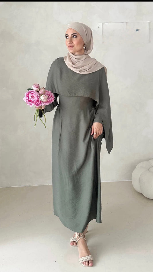 Robe Longue avec Cape Intégrée – Taille Unique
