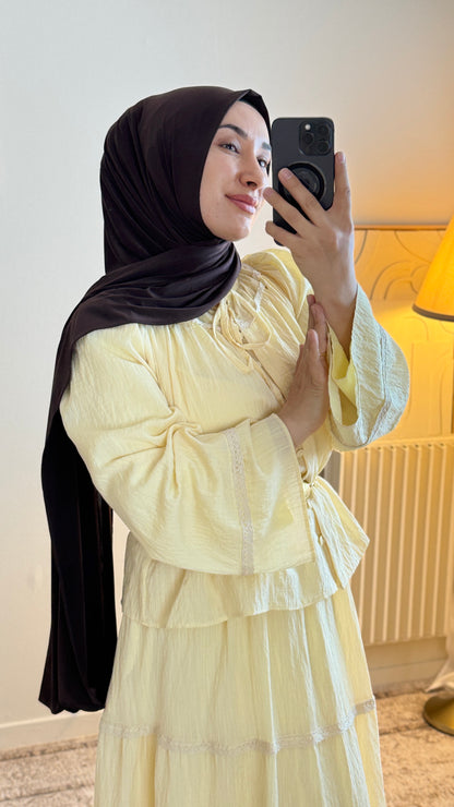 Ensemble Modeste Femme Jaune Crème avec Jupe et Blouse Doublées – Style Élégant