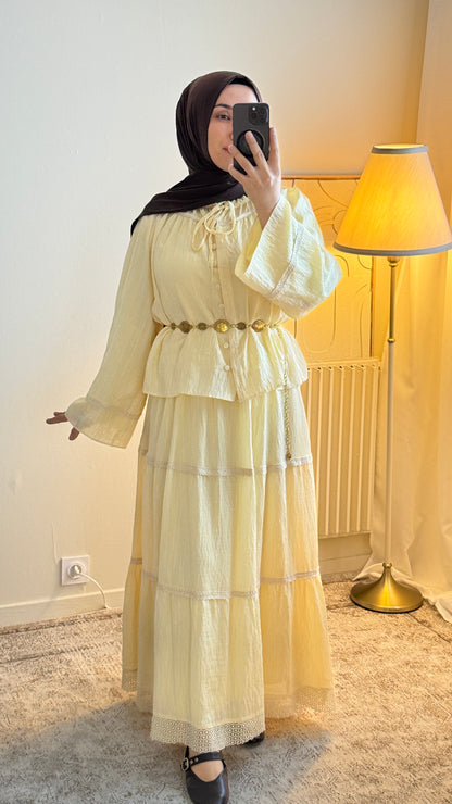 Ensemble Modeste Femme Jaune Crème avec Jupe et Blouse Doublées – Style Élégant