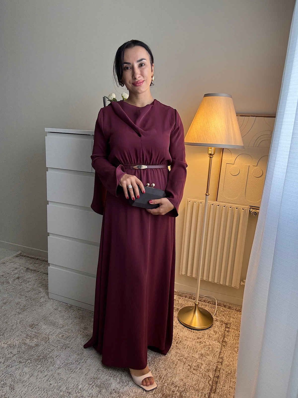 Robe longue femme en tissu cristal avec ceinture – Coupe confortable