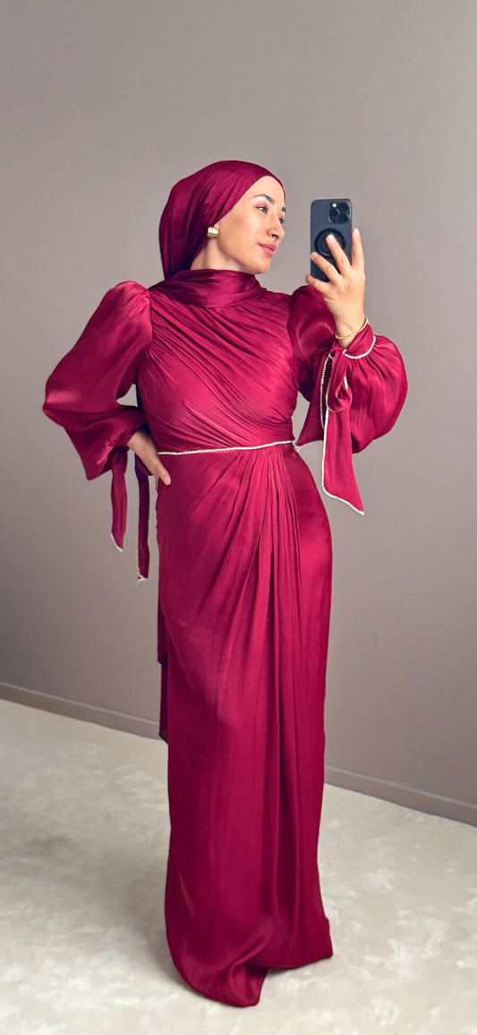 ROBE DE SOIREE BORDEAU EN ORGANZA-ELEGANCE ET LEGERETE