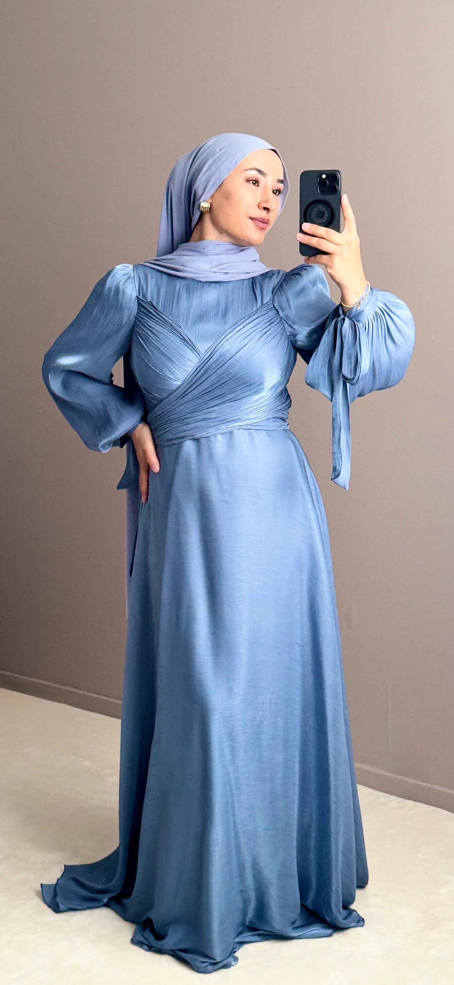 ROBE DE SOIRE A METTRE EN 2 FACON