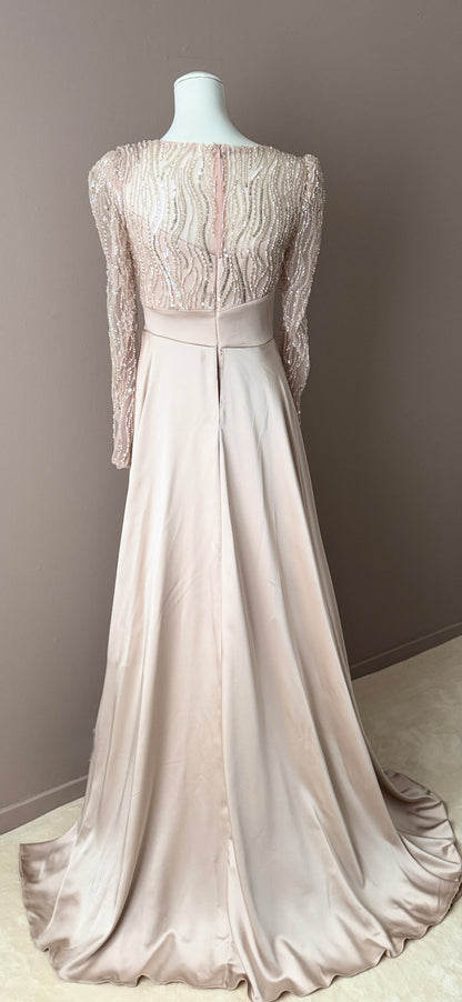 ROBE DE SOIREE ET GALA SATIN ET TULLE AVEC DES SEQUINS