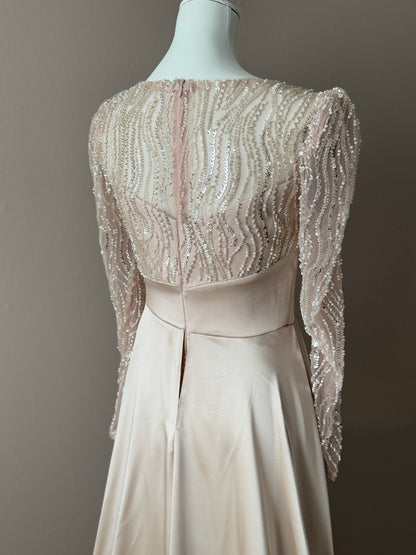 ROBE DE SOIREE ET GALA SATIN ET TULLE AVEC DES SEQUINS