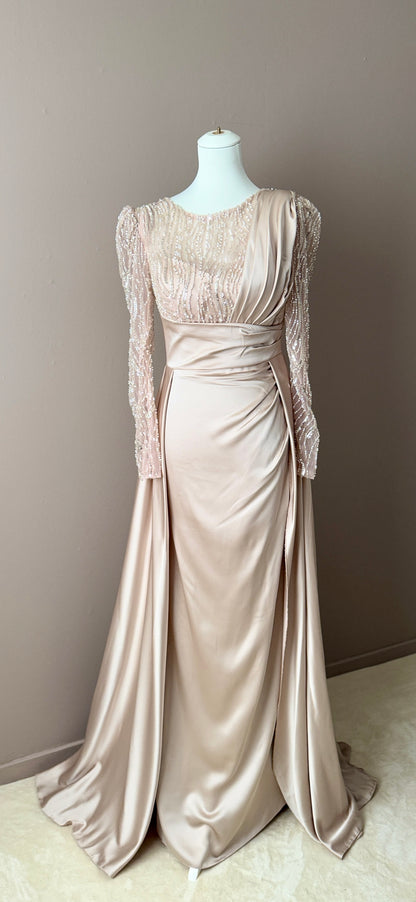 ROBE DE SOIREE ET GALA SATIN ET TULLE AVEC DES SEQUINS