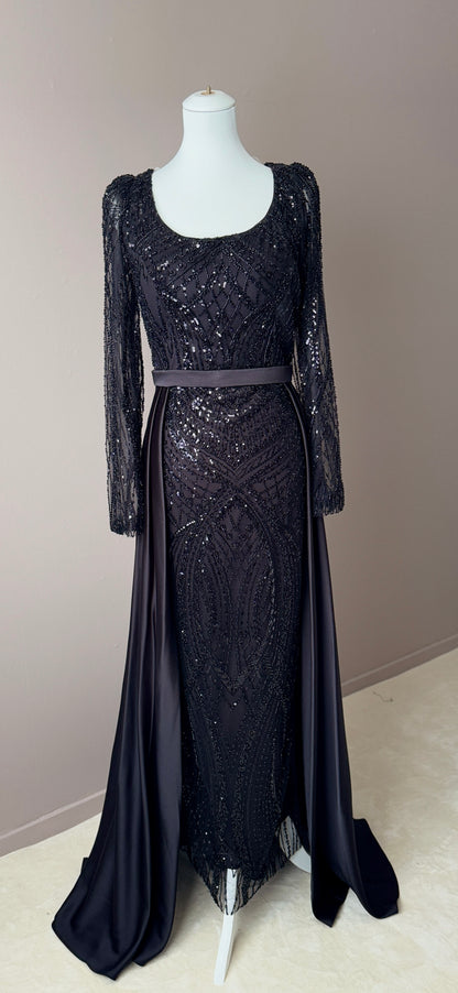 ROBE DE SOIREE LONGUE NOIR PAILLETEE AVEC TRAINE ET CEINTURE