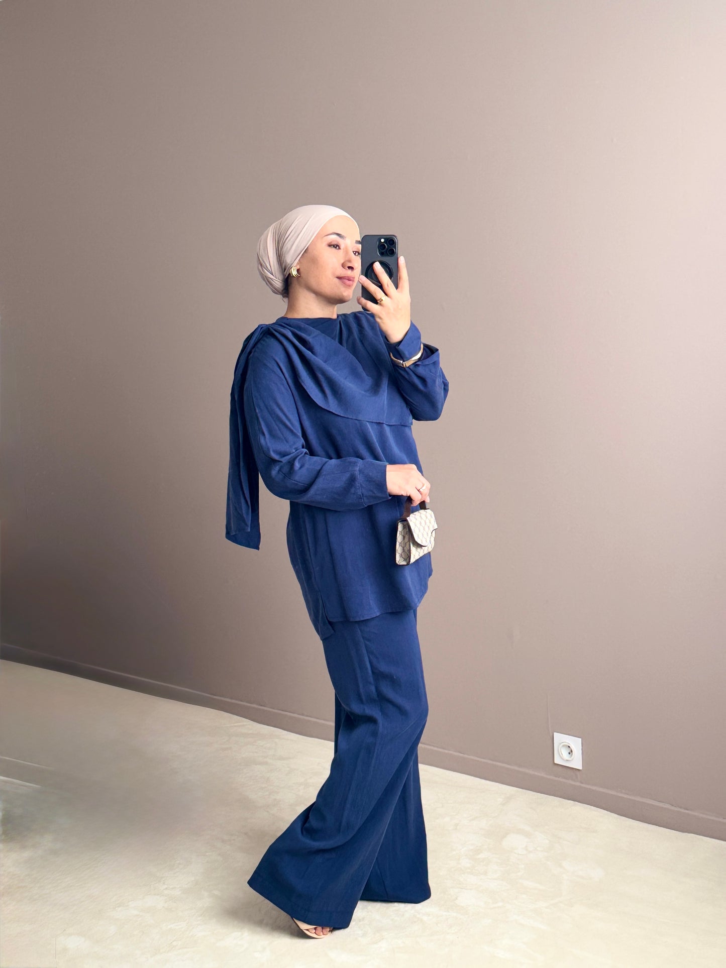 ENSEMBLE AVE CAPE A L'EPAULE