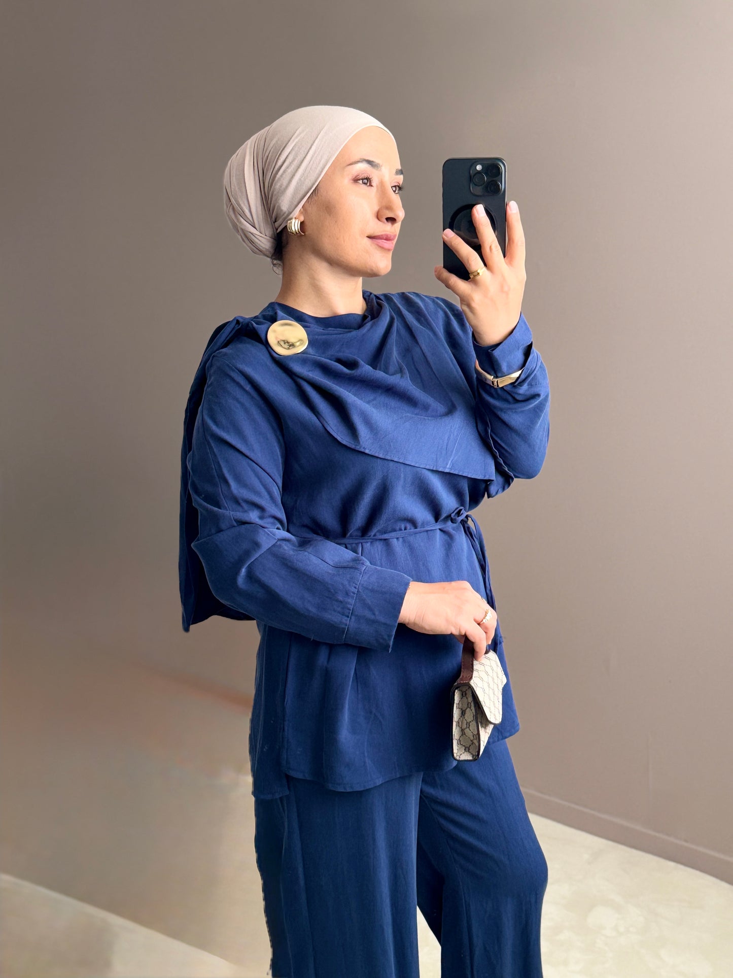 ENSEMBLE AVE CAPE A L'EPAULE