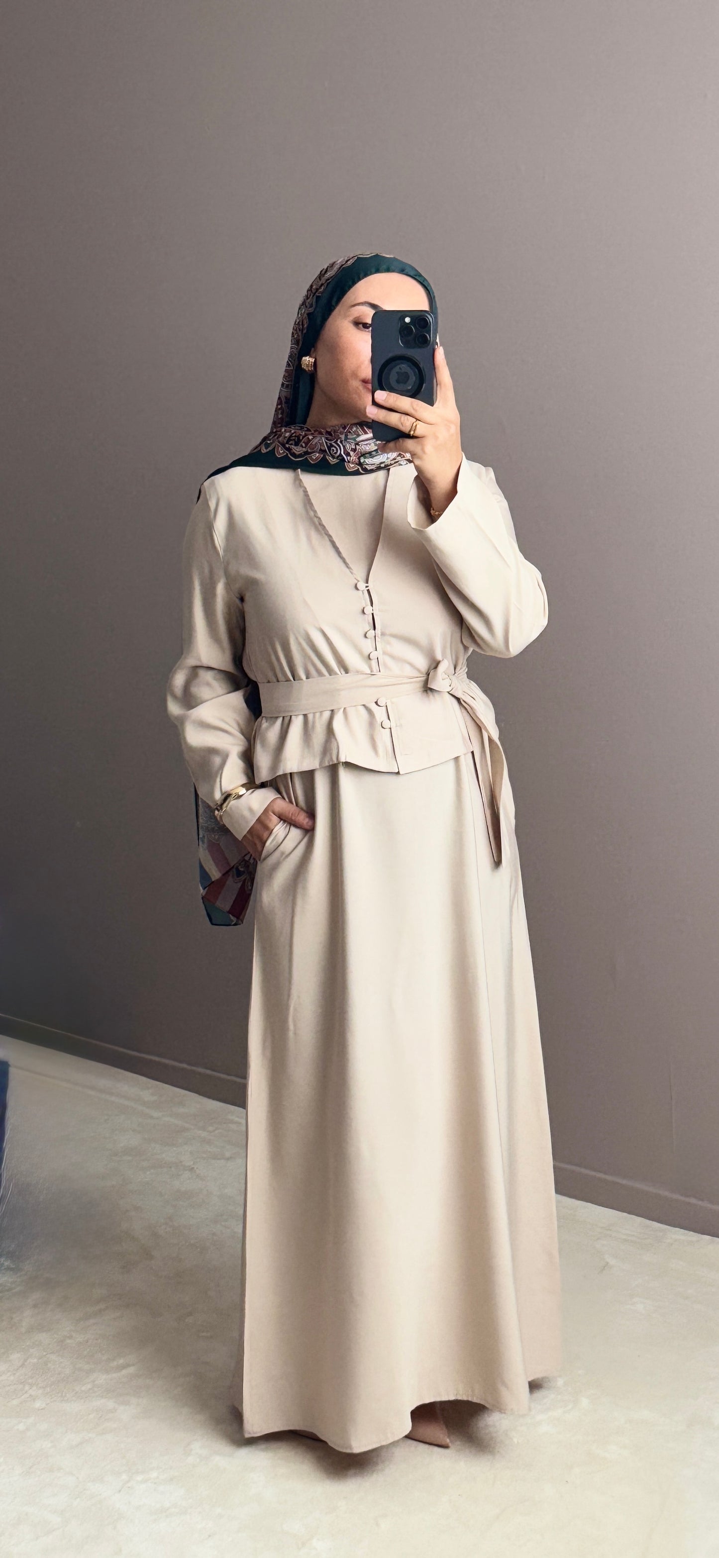 ENSEMBLE ROBE ET VESTE BEIGE