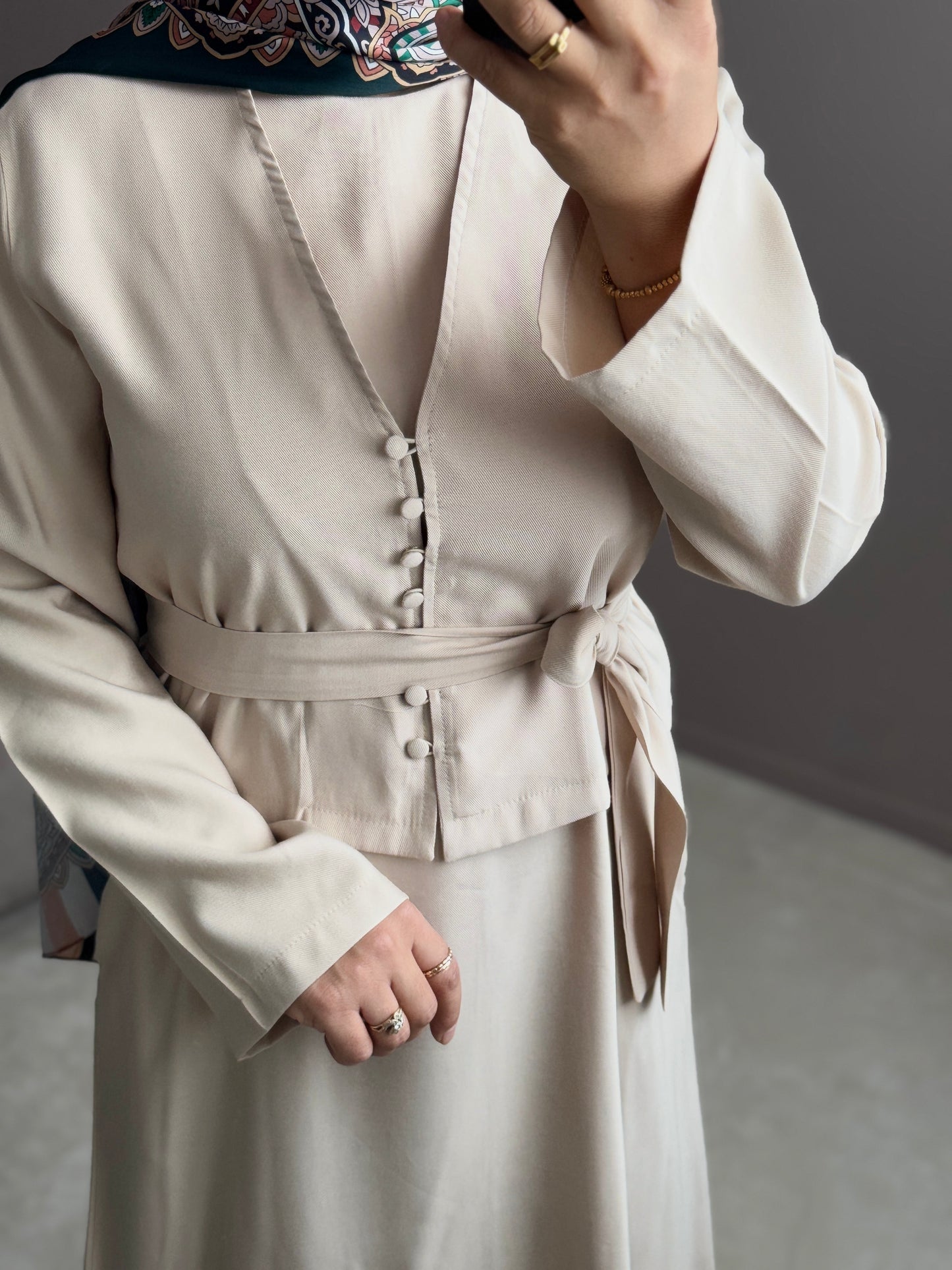 ENSEMBLE ROBE ET VESTE BEIGE