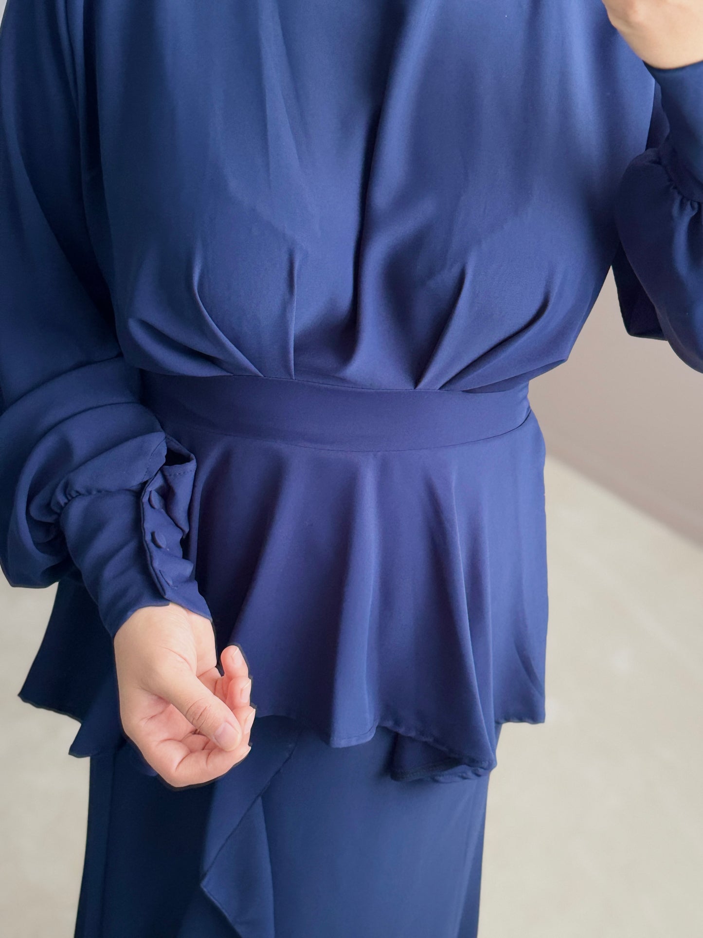 ENSEMBLE BLEU MARINE POUR TOUT EVENEMENT