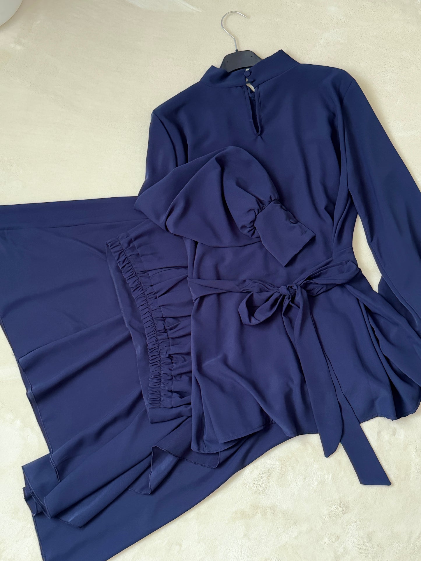 ENSEMBLE BLEU MARINE POUR TOUT EVENEMENT