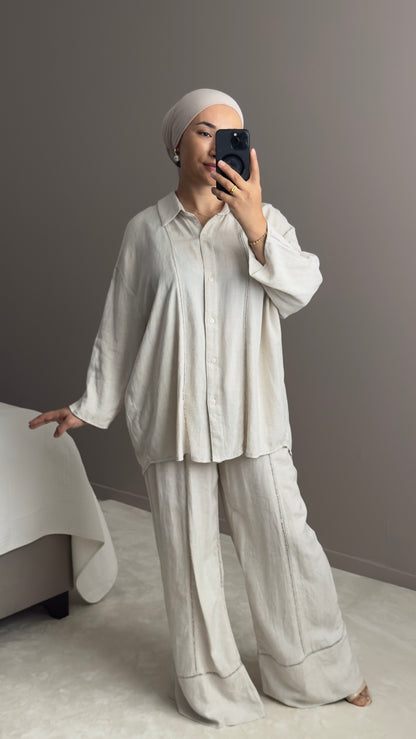 ENSEMBLE DECONTRECTE EN LIN AVEC BRODERIES AJOUREES