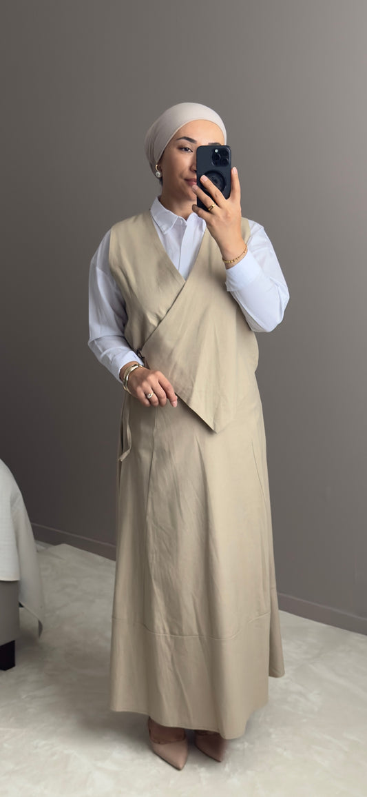 ENSEMBLE EN LIN  BEIGE AVEC UNE JUPE TAILLE HAUTE