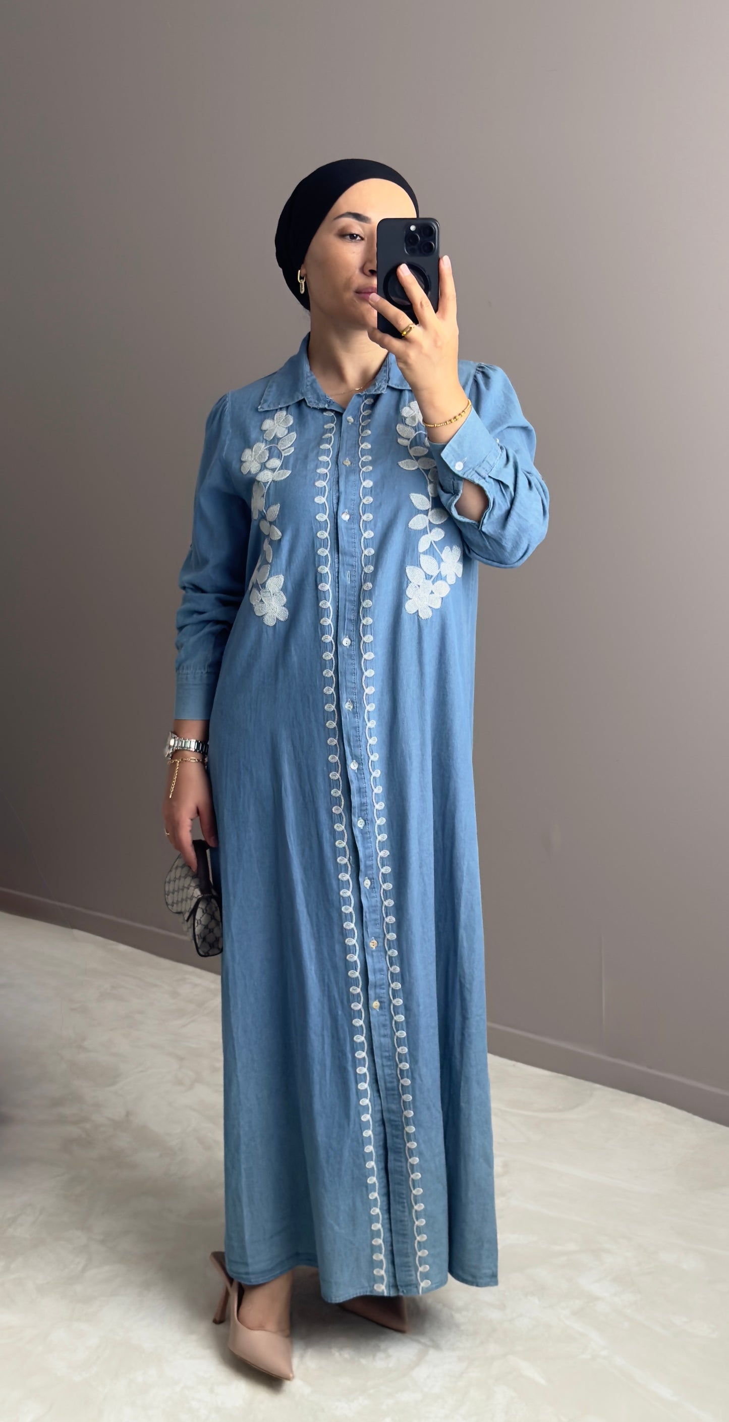 ROBE-CHEMISE EN JEAN TENCEL BRODEE