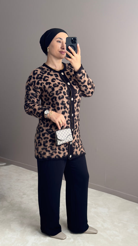 GILET EN LAINE LEOPARD AVEC DES BOUTONS
