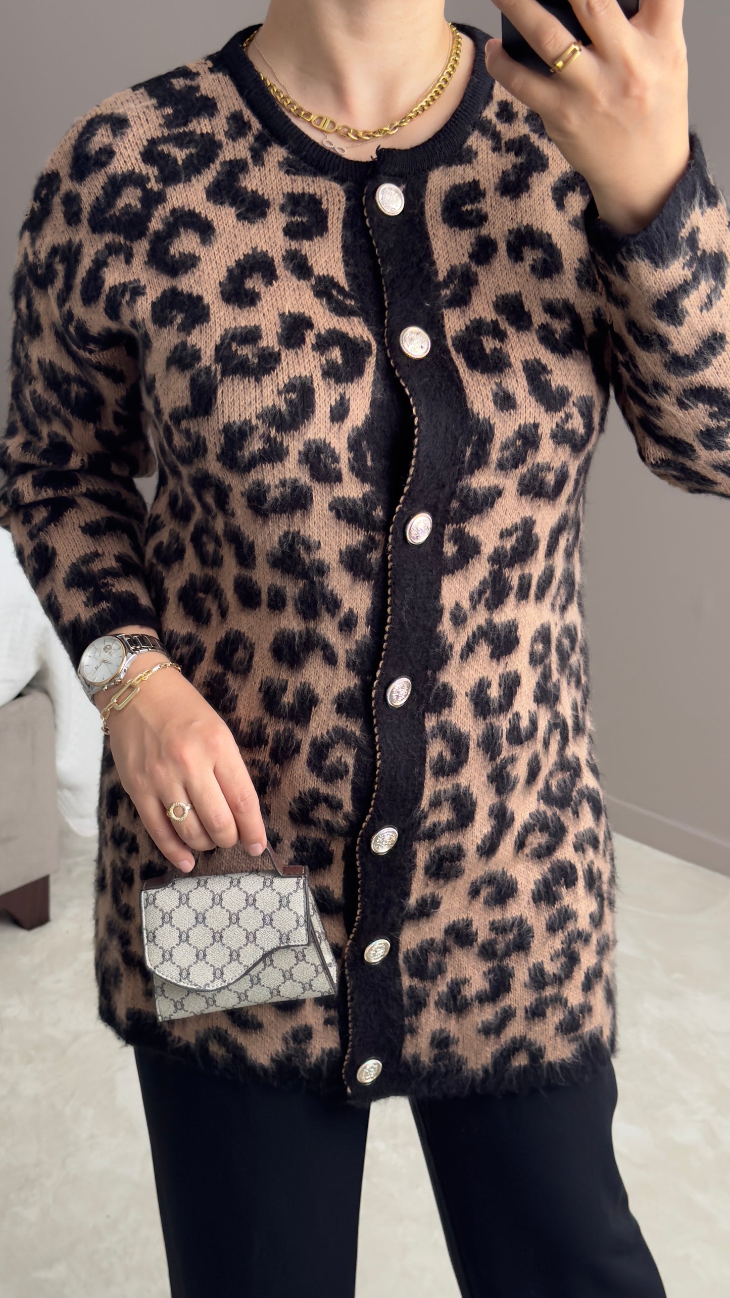 GILET EN LAINE LEOPARD AVEC DES BOUTONS