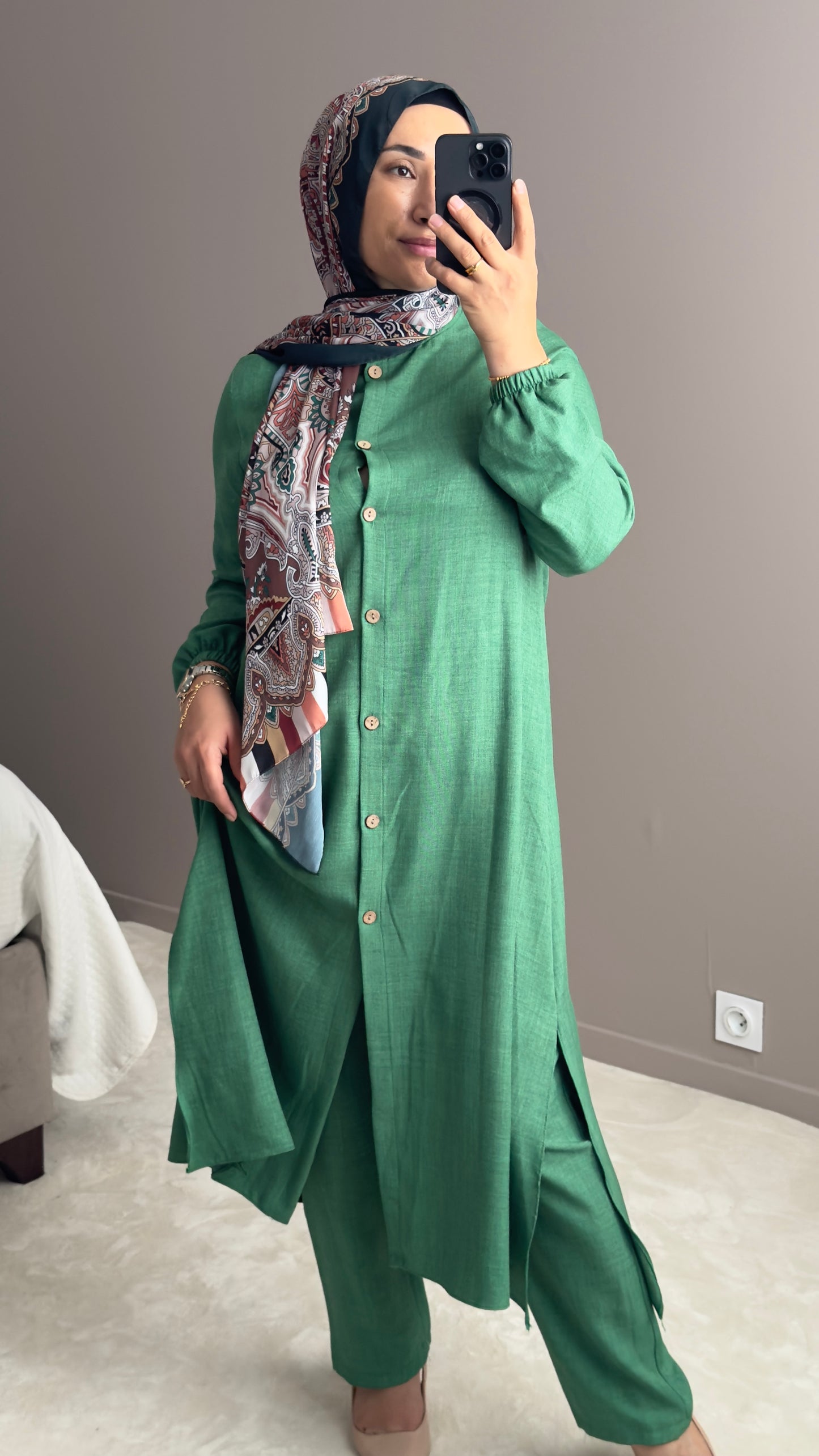 ENSEMBLE VERT AVEC PANTALON