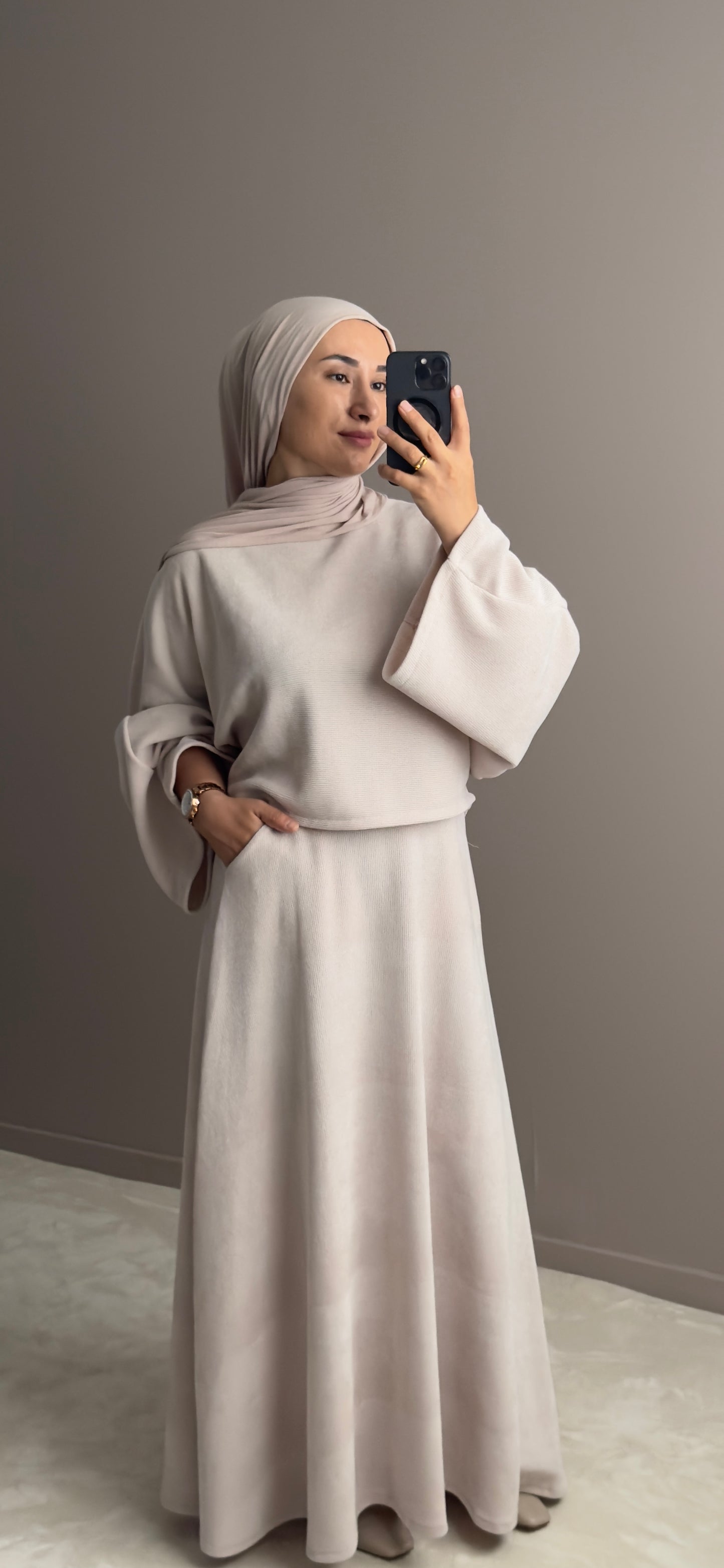 Ensemble femme velours – top large et jupe maxi confortable