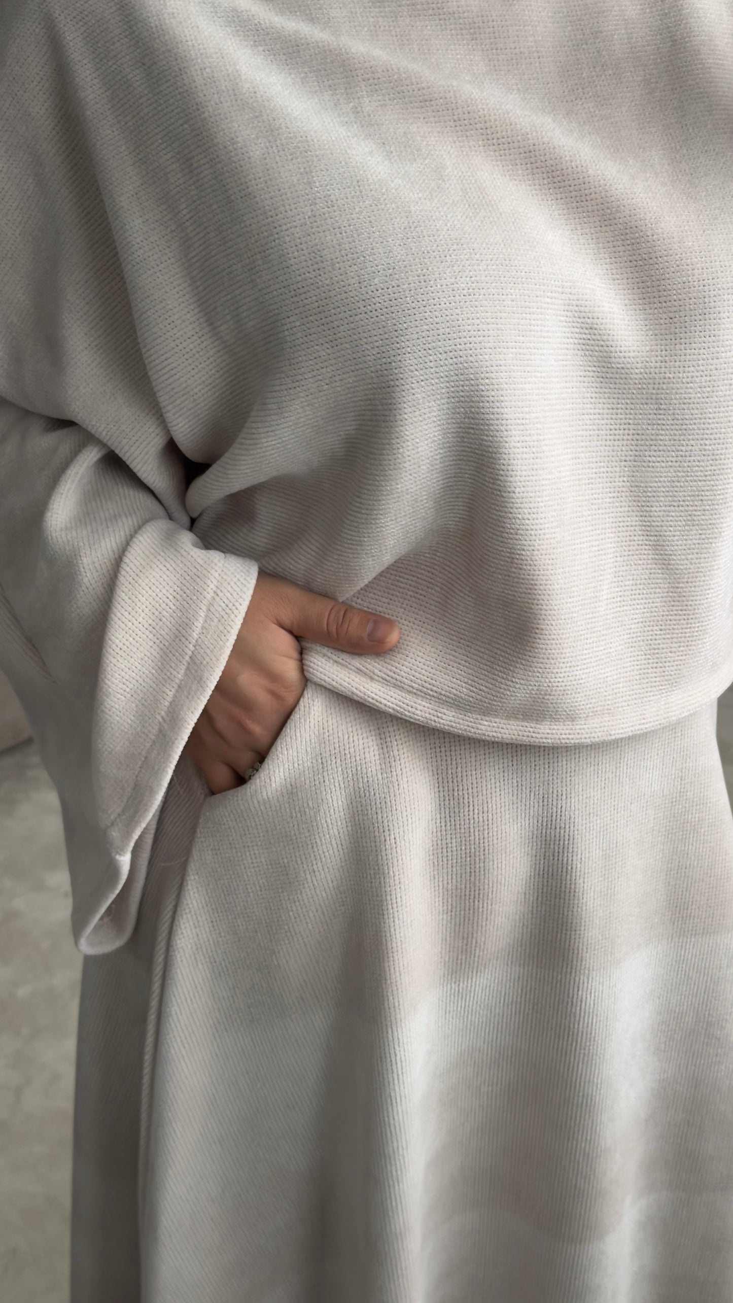 Ensemble femme velours – top large et jupe maxi confortable