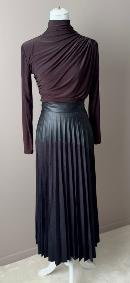 Jupe plissée suédée et simili cuir femme – chic & branchée