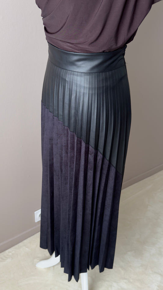 Jupe plissée suédée et simili cuir femme – chic & branchée