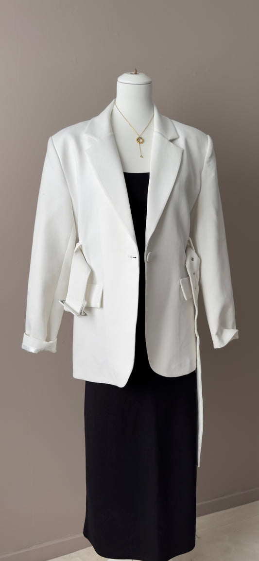 BLAZER LARGE BLANC CASSEE AVEC CEINTURE NON FIXE