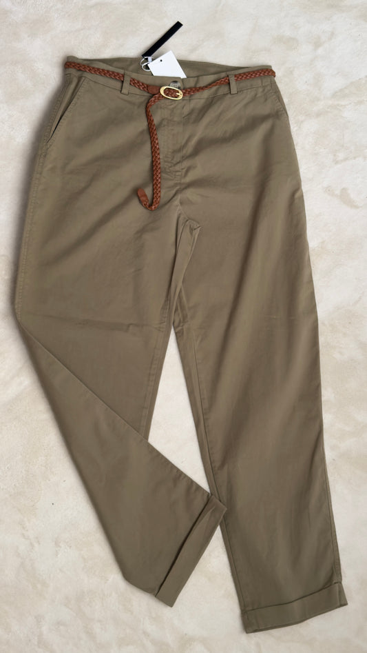 PANTALON COUPE CAROTTE KAKI AVEC CEINTURE