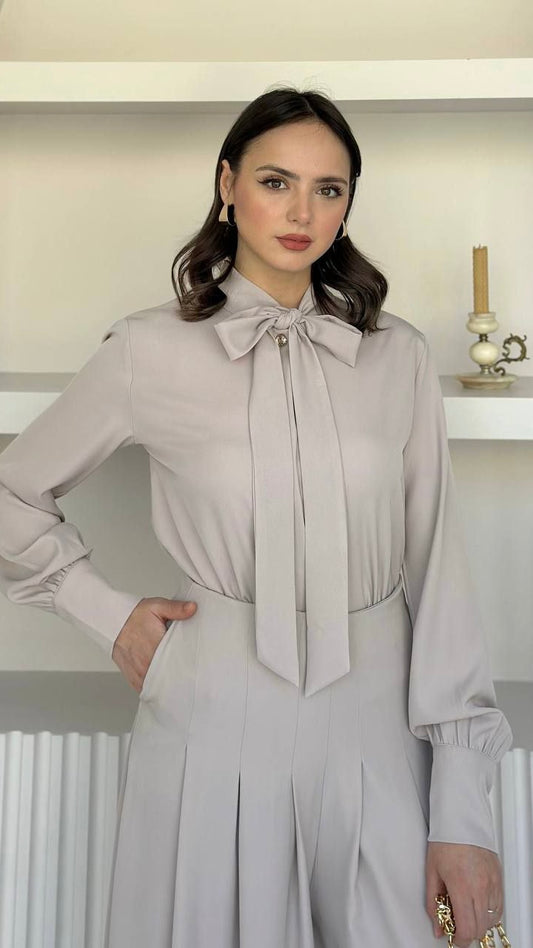 ENSEMBLE AVEC PANTALON TAILLE HAUTE ET LARGE