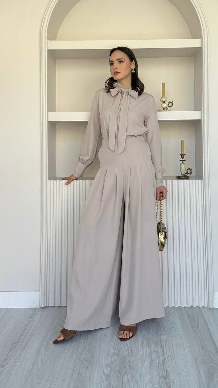 ENSEMBLE AVEC PANTALON TAILLE HAUTE ET LARGE