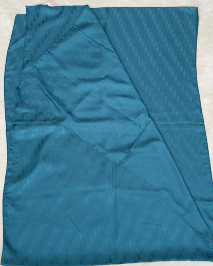 CHALE EN JACQUARD A MOTIF INTEGRE