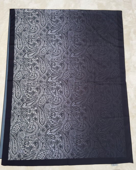 CHALE ELEGANT NOIR ET GRIS-MOTIF PAISLEY MODERNE