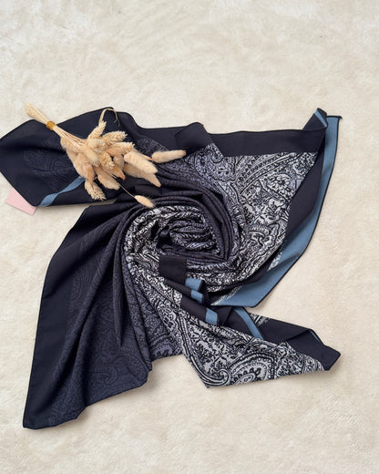 CHALE ELEGANT NOIR ET GRIS-MOTIF PAISLEY MODERNE