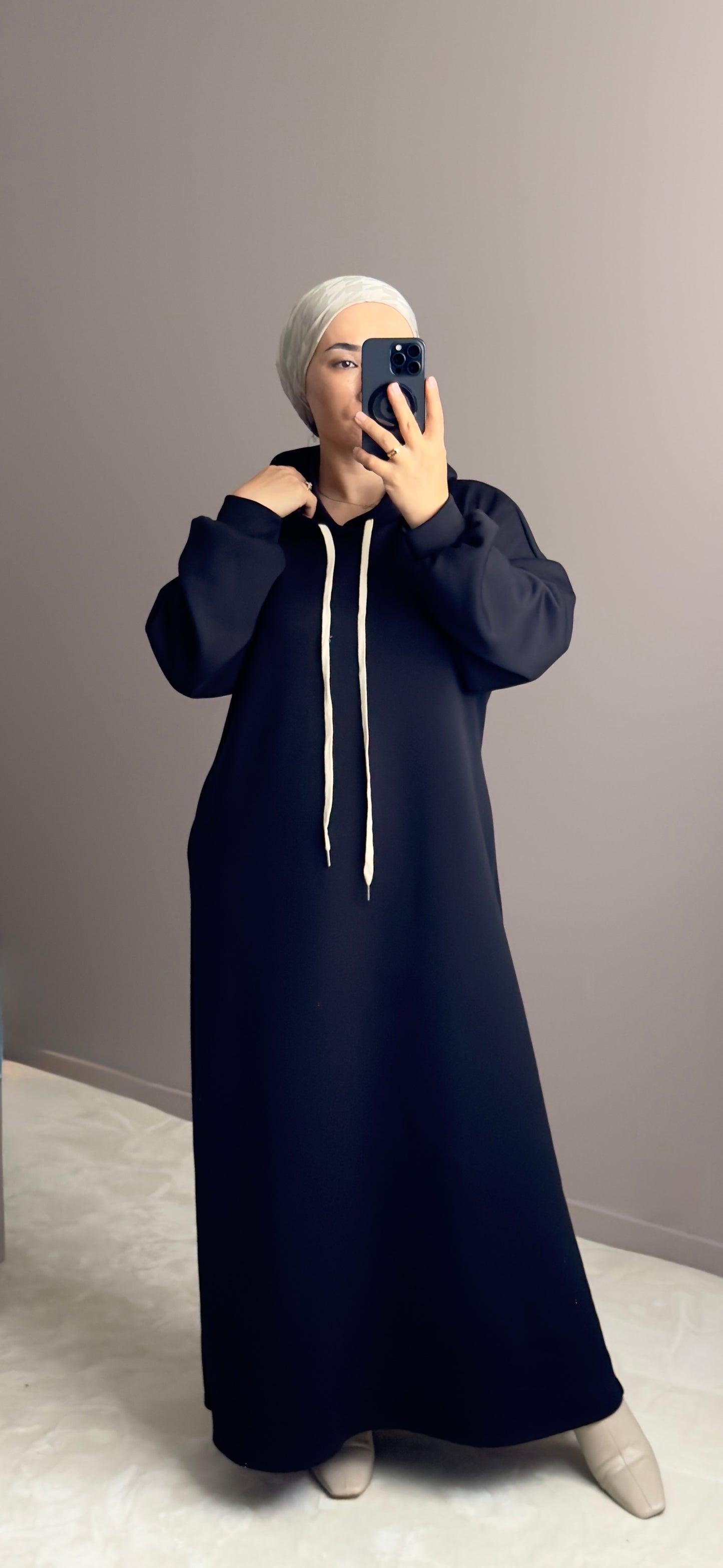 SWEAT LONG AVEC CAPUCHE NOIR