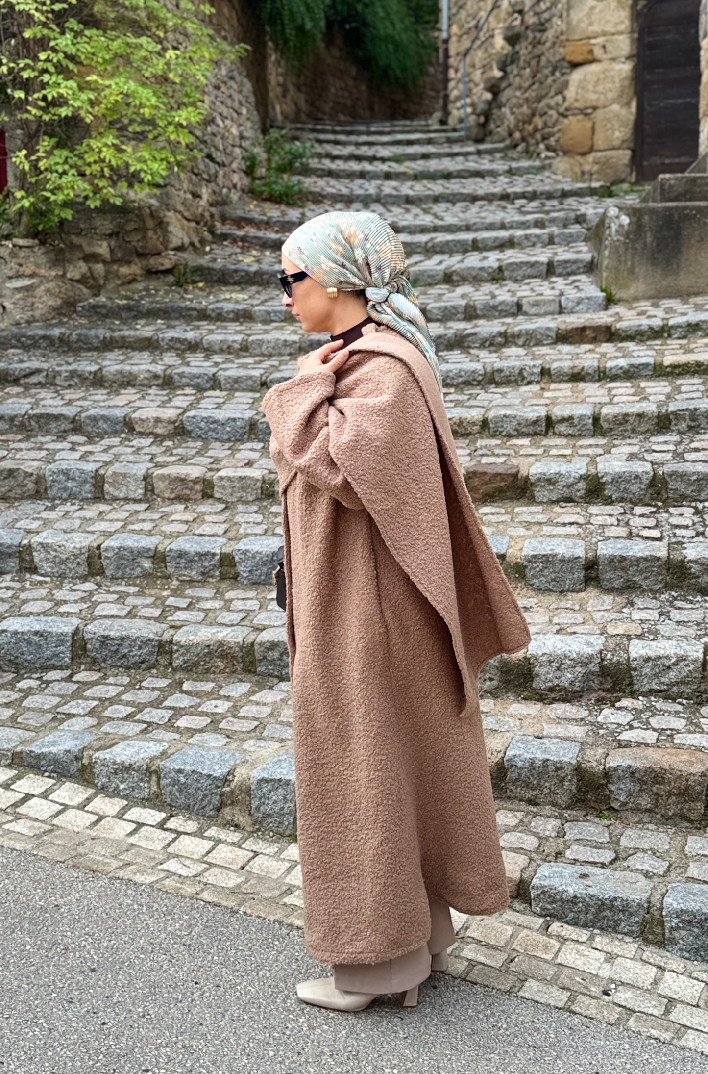 MANTEAU RECOUVERT D'UNE ECHARPE-TABA RENGI KABAN