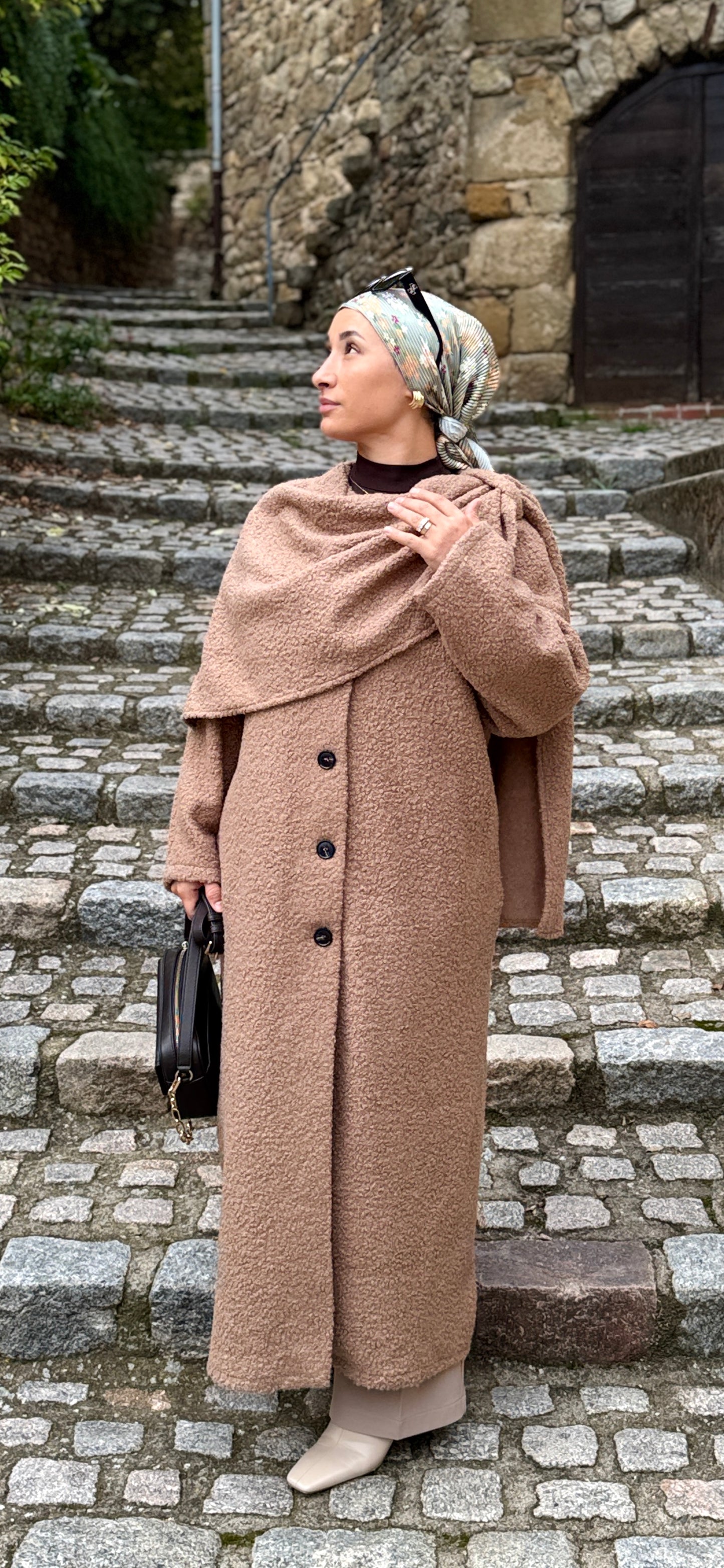 MANTEAU RECOUVERT D'UNE ECHARPE-TABA RENGI KABAN