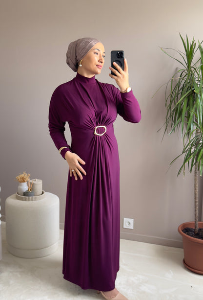 ROBE LONGUE AVEC BROCHE -BROSLU UZUN JERSEY ELBISE