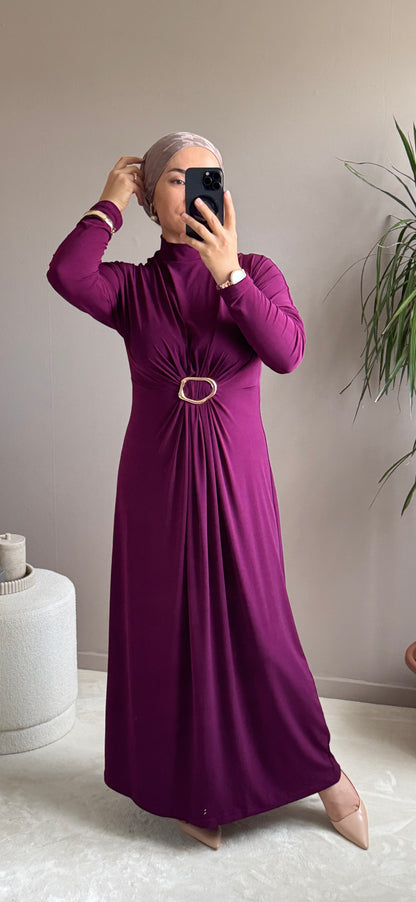 ROBE LONGUE AVEC BROCHE -BROSLU UZUN JERSEY ELBISE