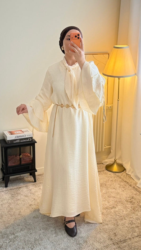 ROBE LONGUE MODEST JAUNE BEURRE-MOUSSELINE,DOUBLEE,MANCHES VOLANTEES,COUPE FLUIDE